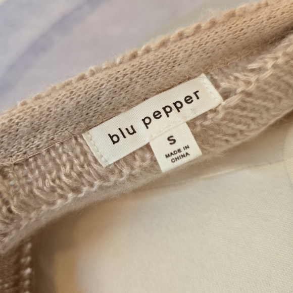 Blu Pepper | Small | Shaggy Knit Cardigan With Pockets - Picture 8 of 10